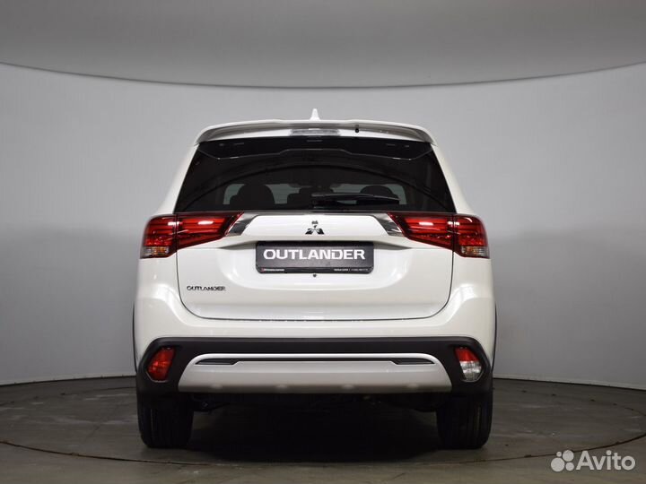Mitsubishi Outlander 2.0 CVT, 2022