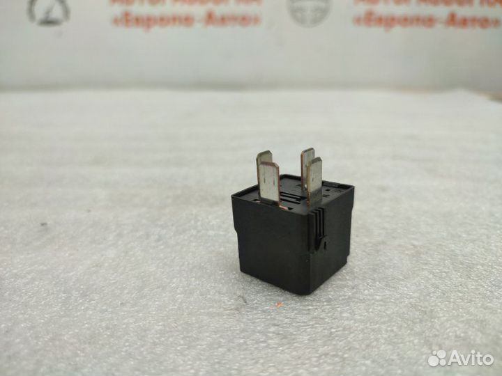 Реле Mercedes W221 2008
