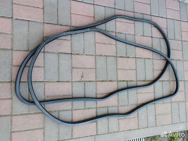 Уплотнитель двери Porsche Cayenne 958