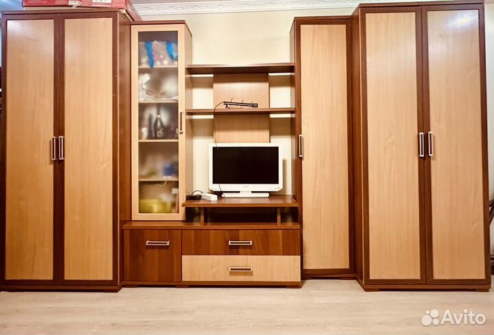 Стенка в гостиную