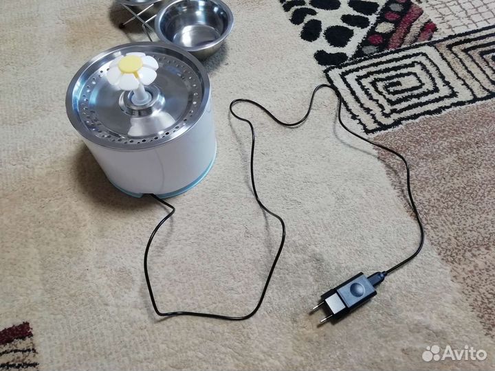 Фонтанчик для кошек