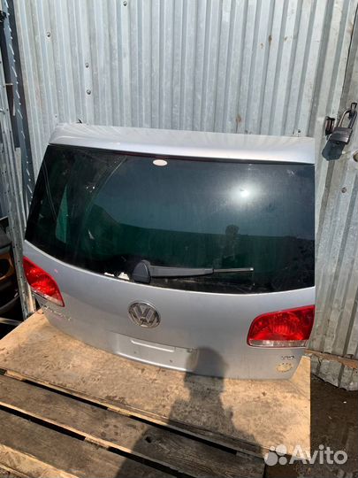 Крышка багажника Volkswagen Touareg 1