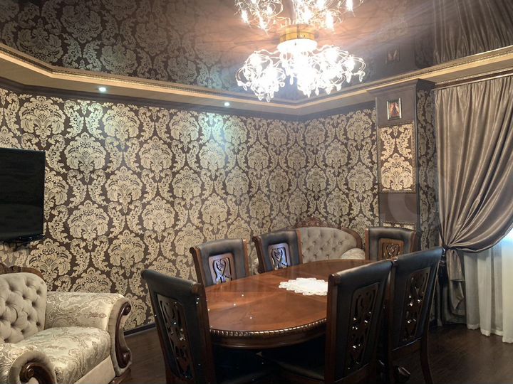 3-к. квартира, 83 м², 8/10 эт.