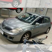 Nissan Tiida 1.6 MT, 2008, 275 076 км, с пробегом, цена 450 000 руб.