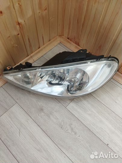 Фара Peugeot 206