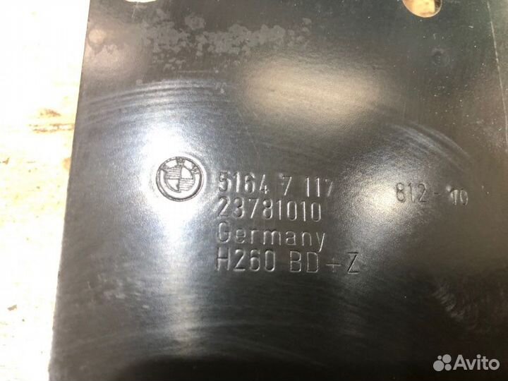 Крепление радиатора правое Bmw 3 E90 N46B20 2007