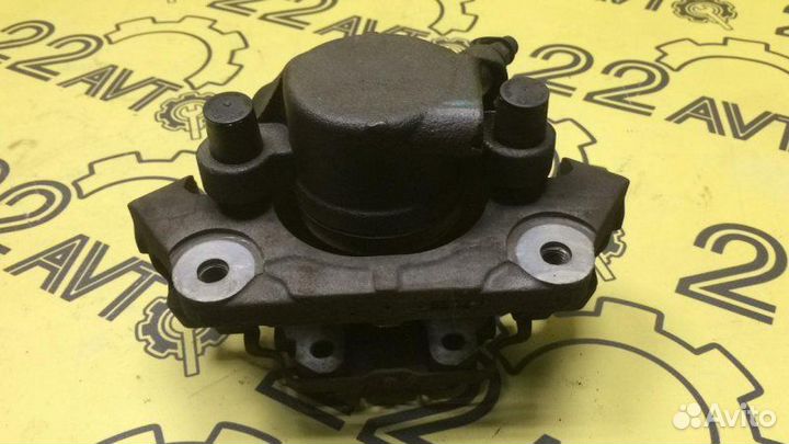 Суппорт передний левый Bmw X5 E70 N52B30 2007Г