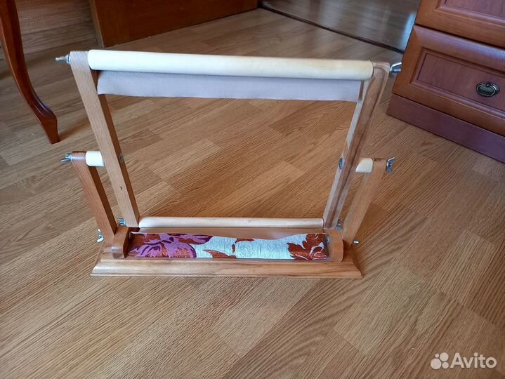 Настольный станок для вышивания