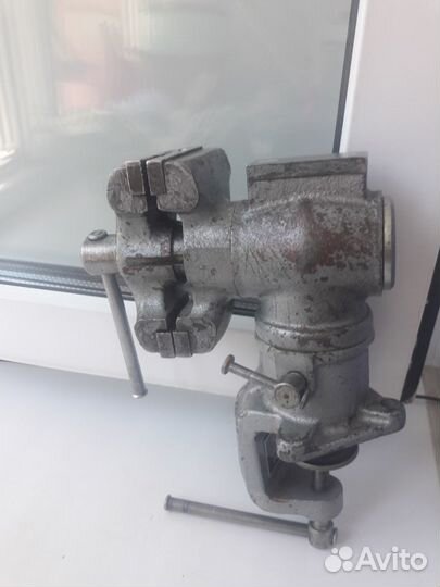 Тиски ап-8-000 универсальные СССР