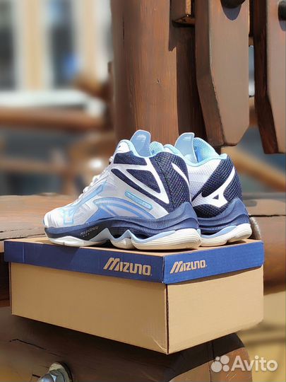 Кроссовки волейбольные Mizuno