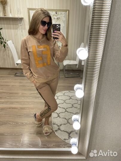 Костюм спортивный 42 рр