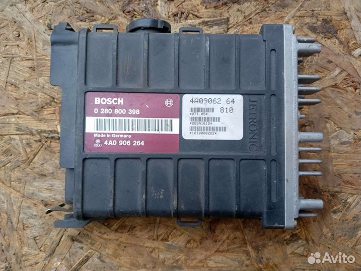 Блок управления двигателем AAR Audi 100с4