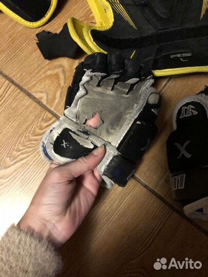 Нагрудник и краги