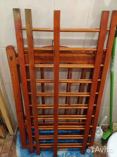 Детская кроватка с матрасом