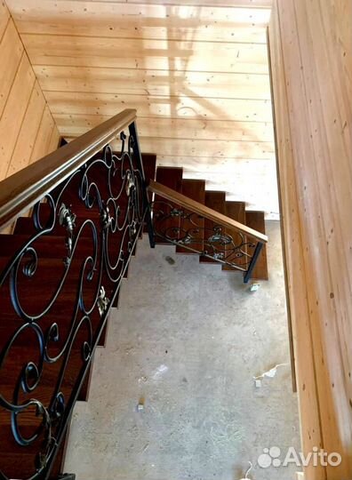 Прямая лестница на металлокаркасе