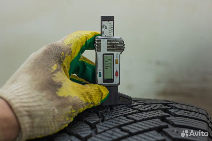 Gislaved Nord Frost 200 235/55 R18 104T