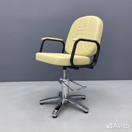 Парикмахерское кресло бриз