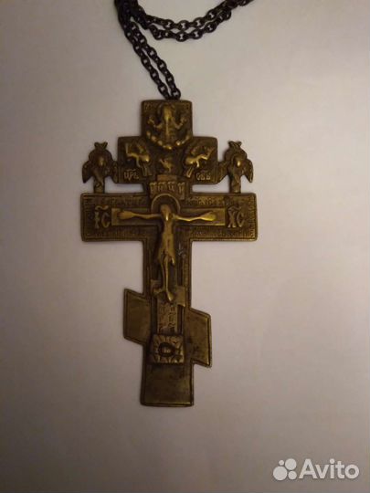 Крест с цепью