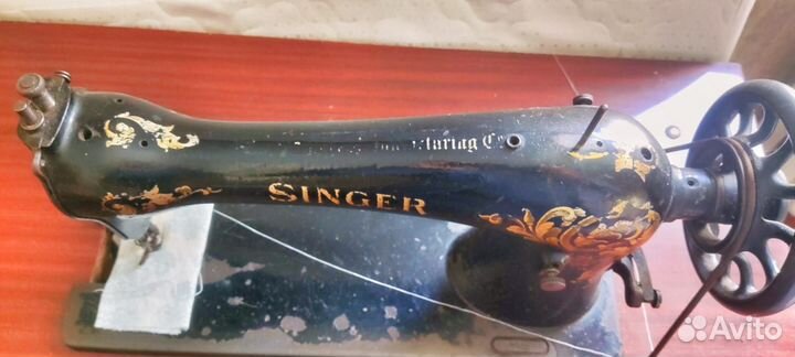 Продам старинную швейную машинку Singer