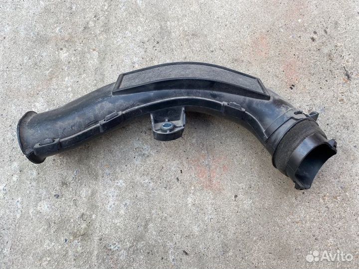 Патрубок воздушного фильтра Toyota Vitz