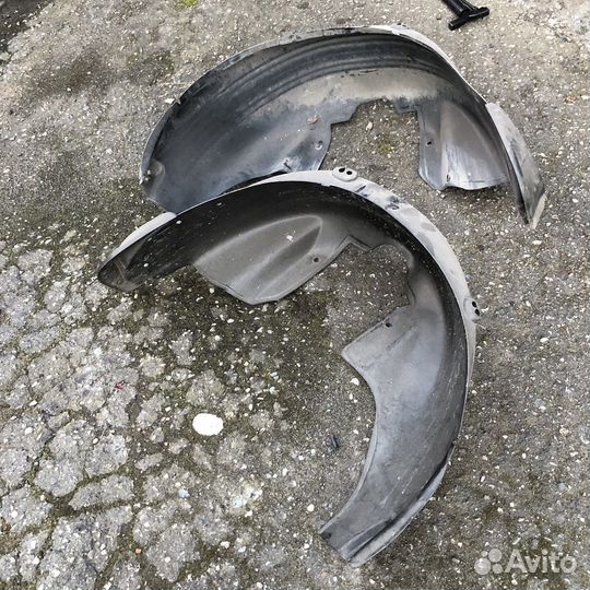 Подкрыльник фф2