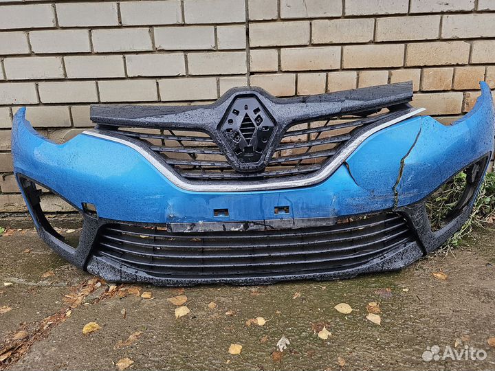 Передний бампер, левая фара Renault Kaptur