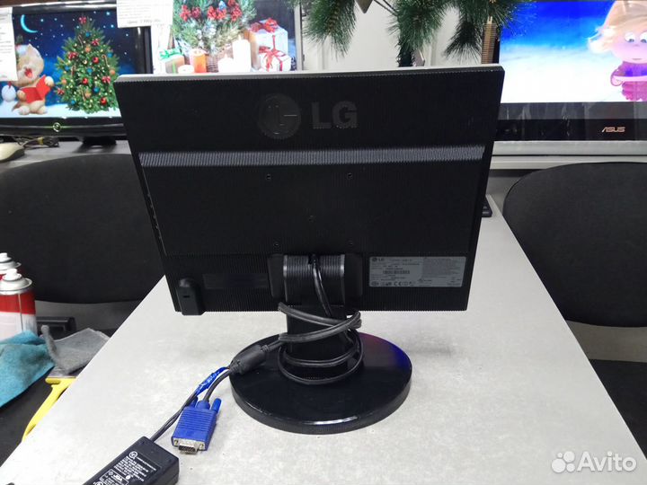 Монитор ЖК LG Flatron L1553S 15''