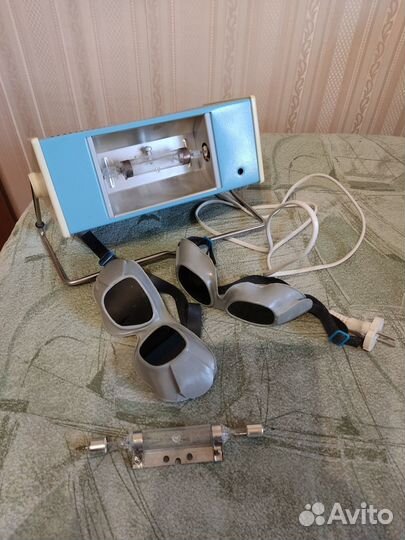 Зарезервировано. Кварц лампа с зап лампой +очки