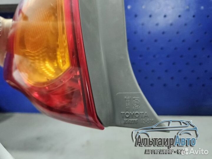 Фонарь задний левый Toyota Corolla E150 наружный