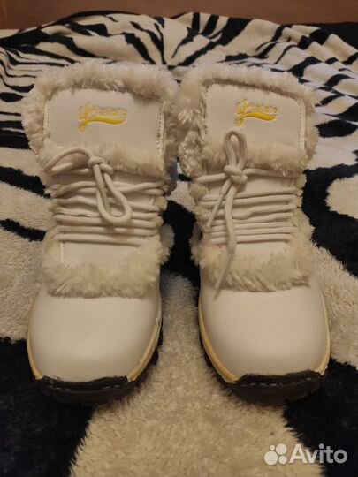 Ботинки зимние белые