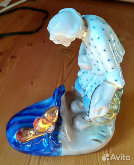 Статуэтка фарфор Старик и золотая рыбка