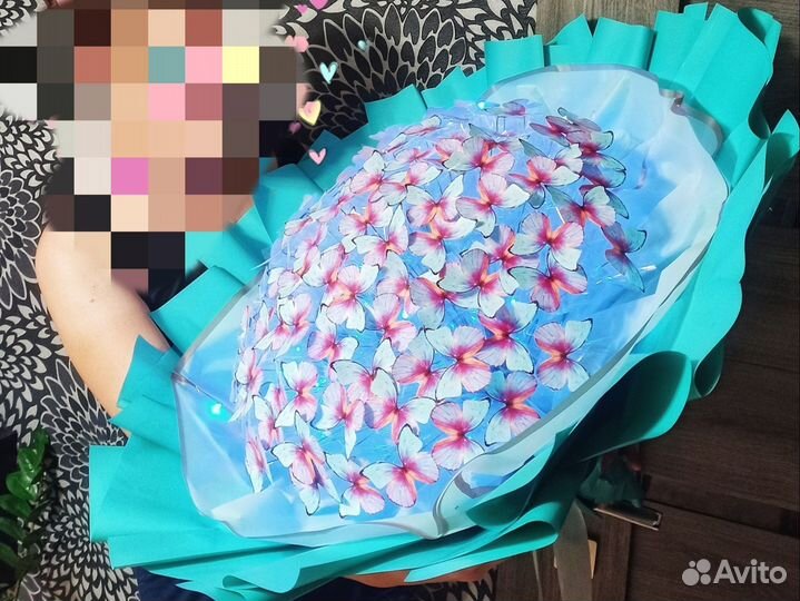 Светящийся букет с бабочками