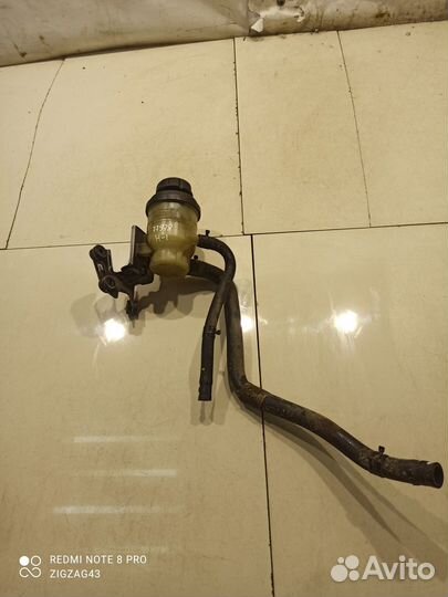 Бачок гидроусилителя (Hyundai H-1 II)