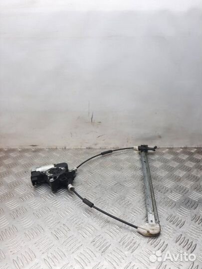 Стеклоподъемник электрический задний правый Mazda