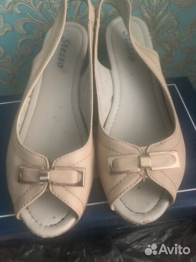 Босоножки на танкетке 38, кожзам