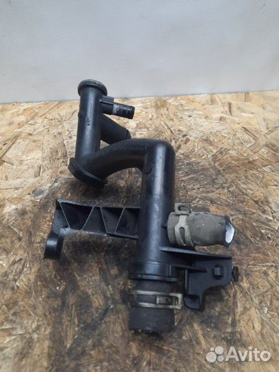 Трубка охлаждающей жидкости пластиковая Citroen C4