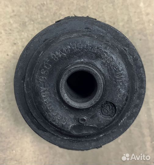 Сайлентблок подрамника Audi 80 B4 (оригинал)