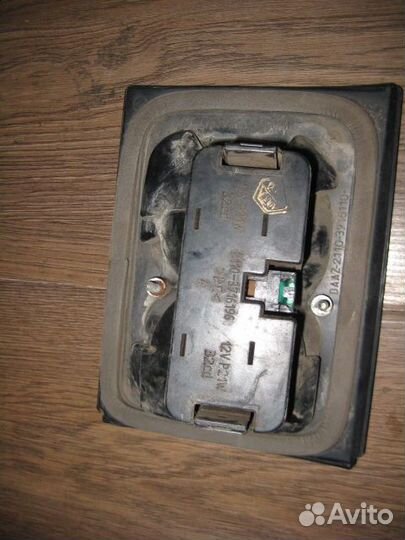 Фонарь задний внутренний правый Лада 2110