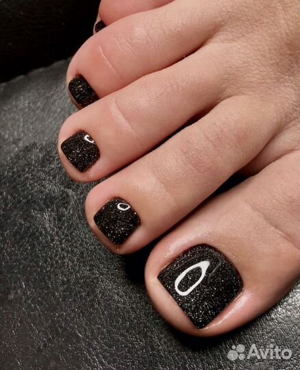 Маникюр и педикюр