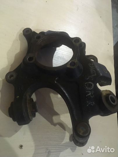 Кулак задний правый Kia Sorento 2