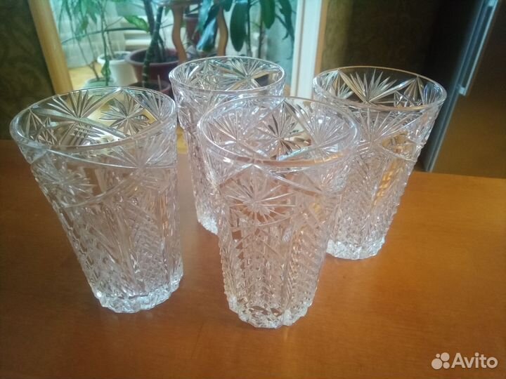 Хрустальные фужеры и стаканы