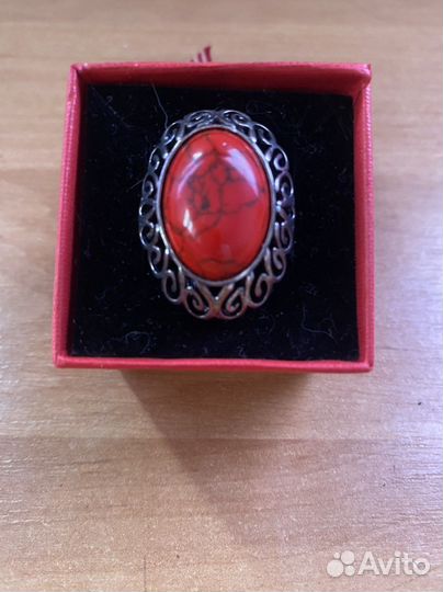 Серебряное кольцо новое,очень красивое