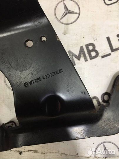 Кронштейн блока клапанов задний Mercedes-Benz