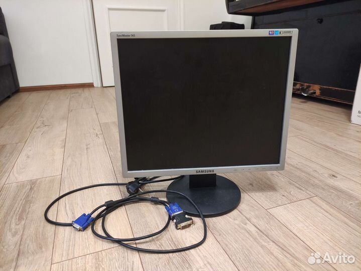 Монитор Samsung SyncMaster 943
