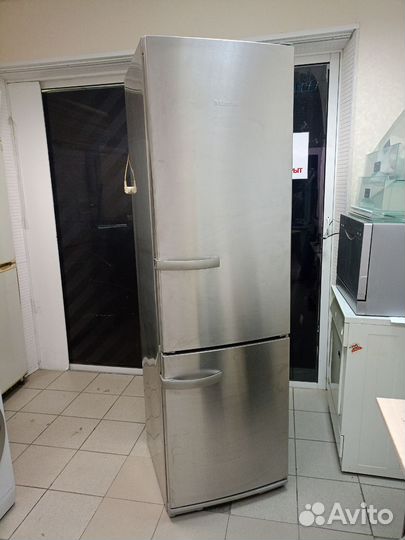 Холодильник бу Miele
