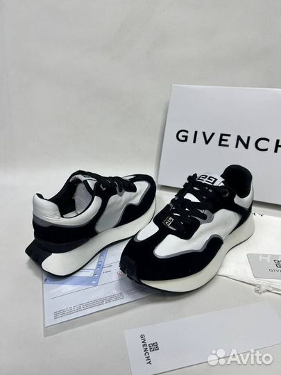 Кроссовки Givenchy