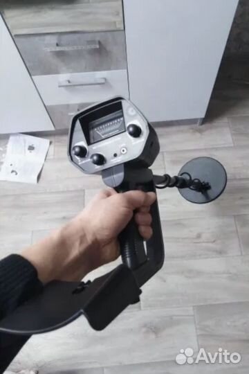 Новый, профессиональный металлоискатель