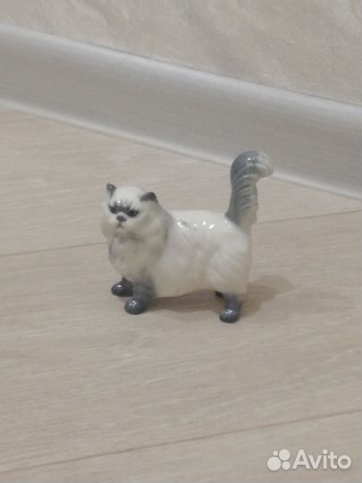 Фарфоровая статуэтка персидский кот
