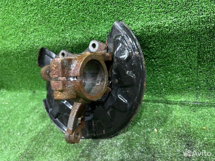 Кулак поворотный передний правый Volkswagen Polo