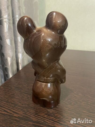 Фарфоровая статуэтка 